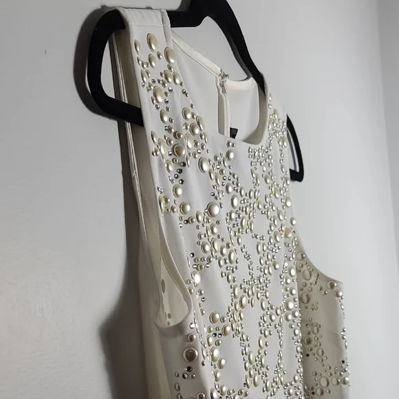 ST.JOHN Evening Ivory With Silver and Cream Elegant Sleeveless Top Size 8 - Picture 7 of 16